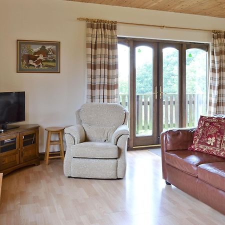 Woodside Lodge - Hw7520 Penybont Экстерьер фото