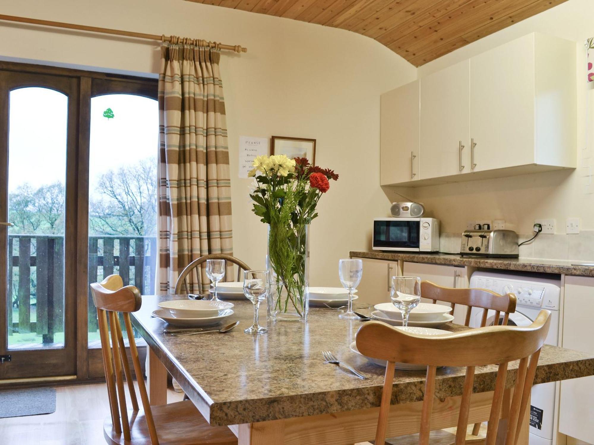 Woodside Lodge - Hw7520 Penybont Экстерьер фото
