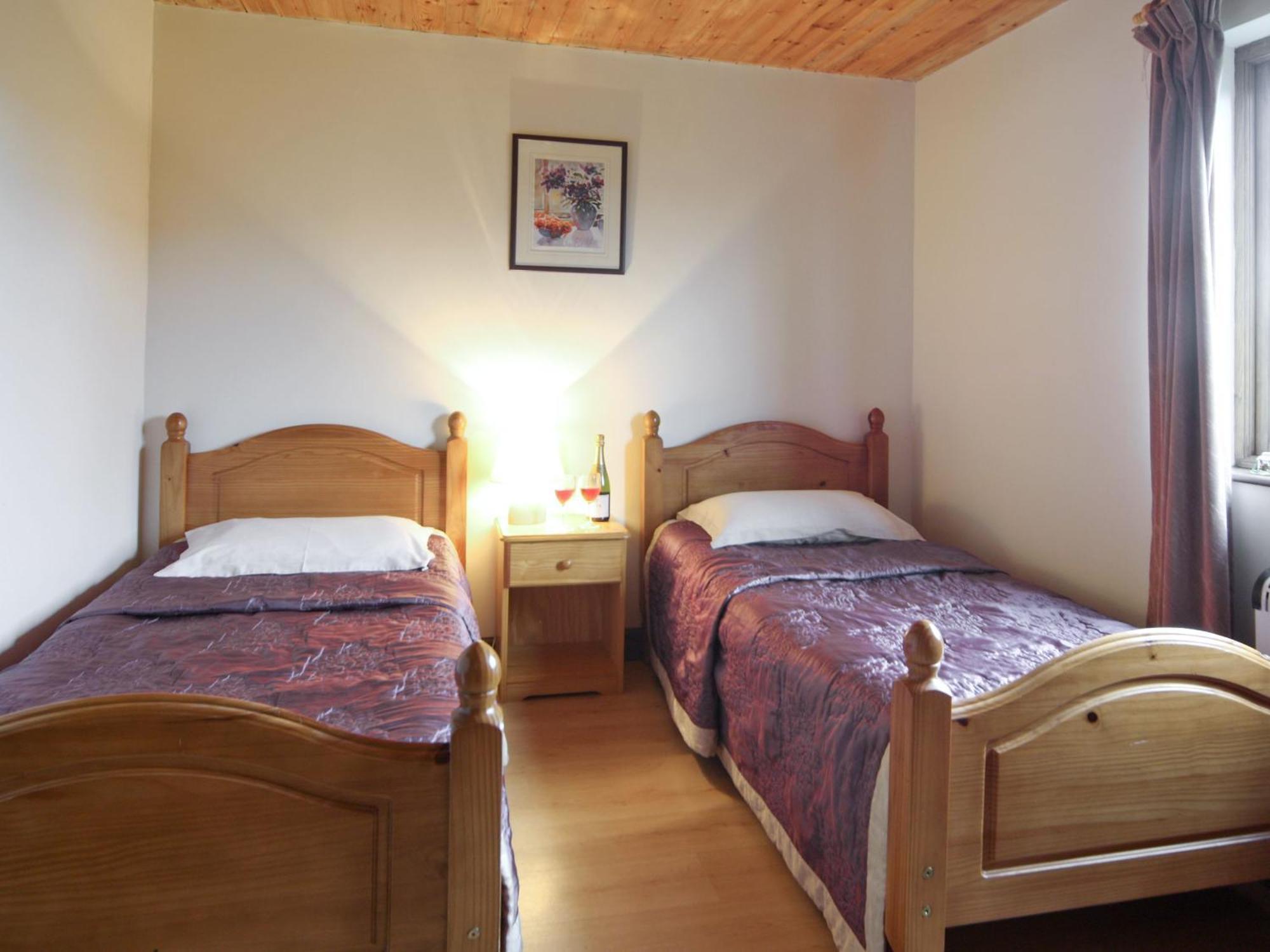 Woodside Lodge - Hw7520 Penybont Экстерьер фото